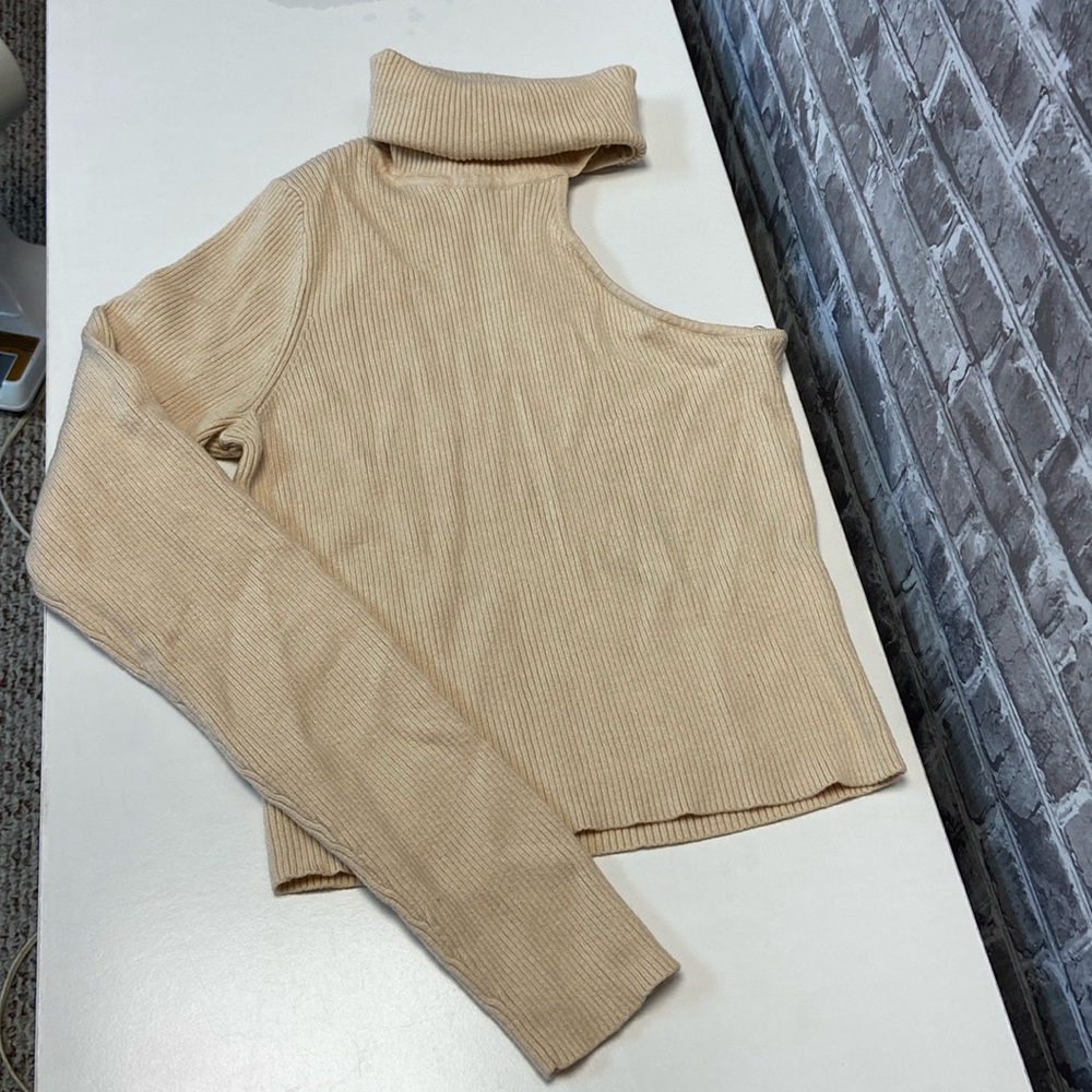 Lelis - Picture 1 of 6